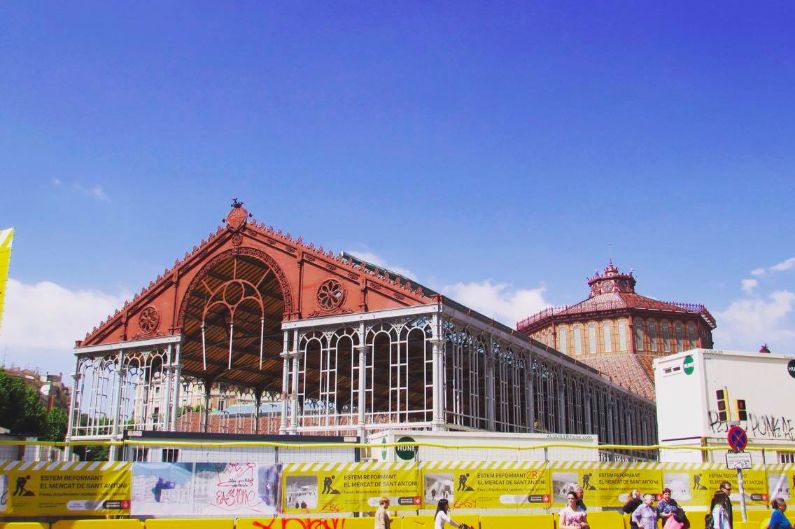 San Anoni Market ~ It's going to be the biggest and best foodie hotpot in Barcelona once it's finished!