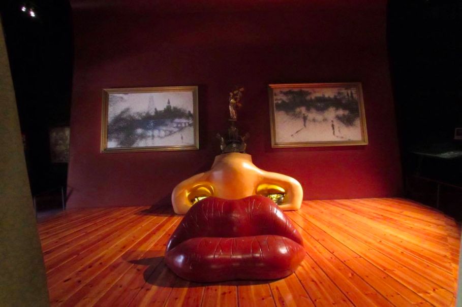 The Mae West Room at the Dali Museum... He designed it after deciding her face looked comfortable.