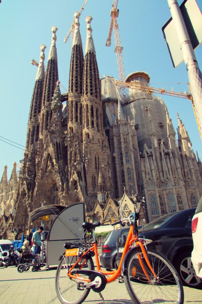 Bike tour of La Sagrada Familia in Barcelona