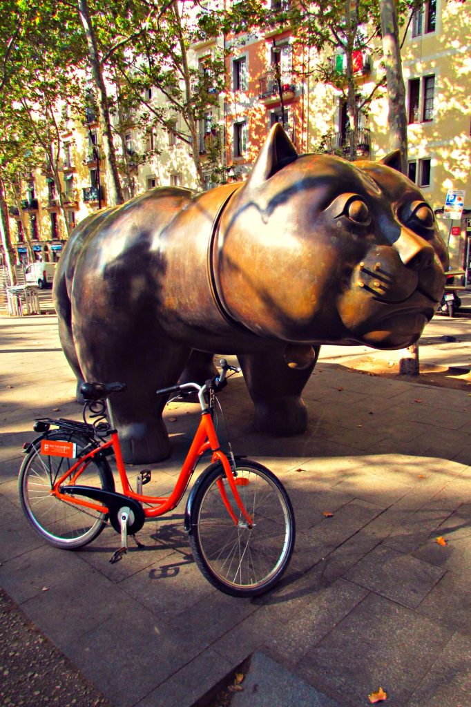 Giant cat statue in Raval, Barcelona