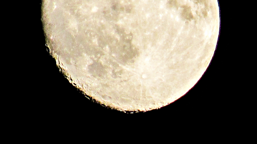 The Moon from Barcelona