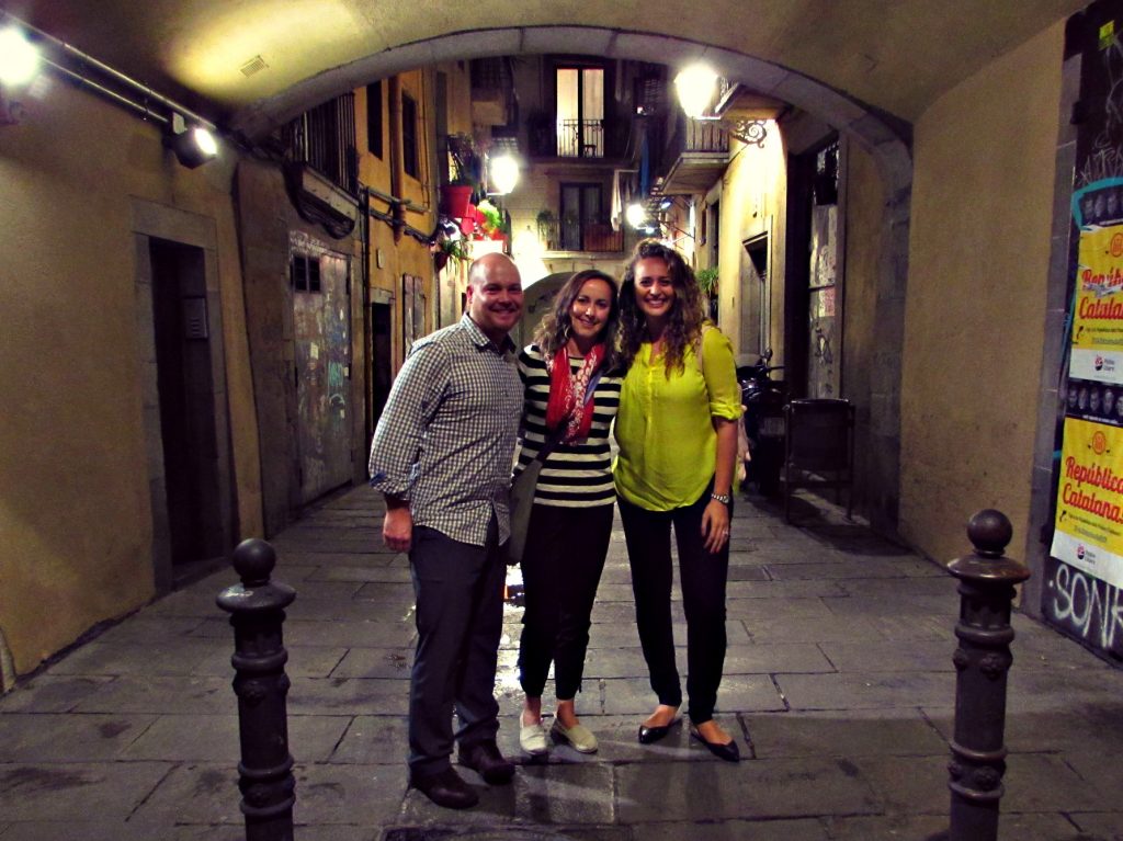 new-friends-on-the-wanderbeak-food-tour-in-barcelona