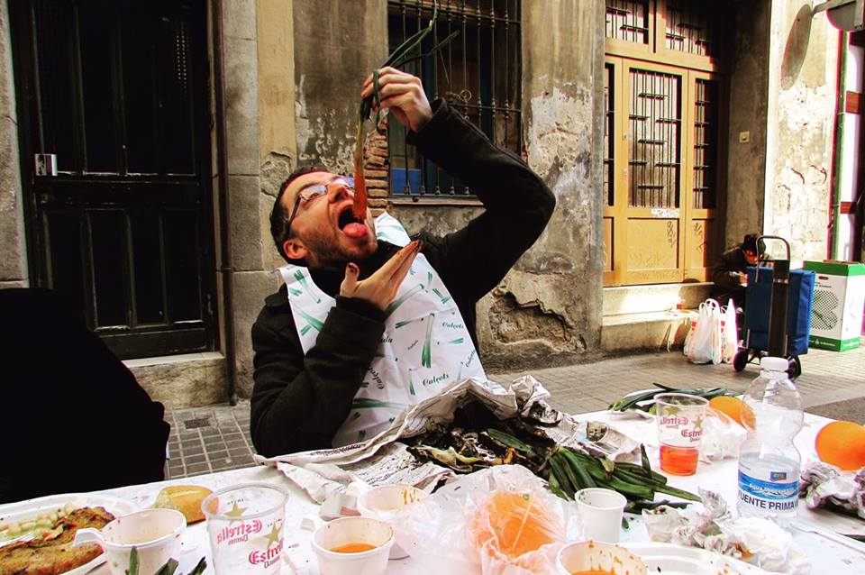 Eating Calcots in Barcelona Calcotada