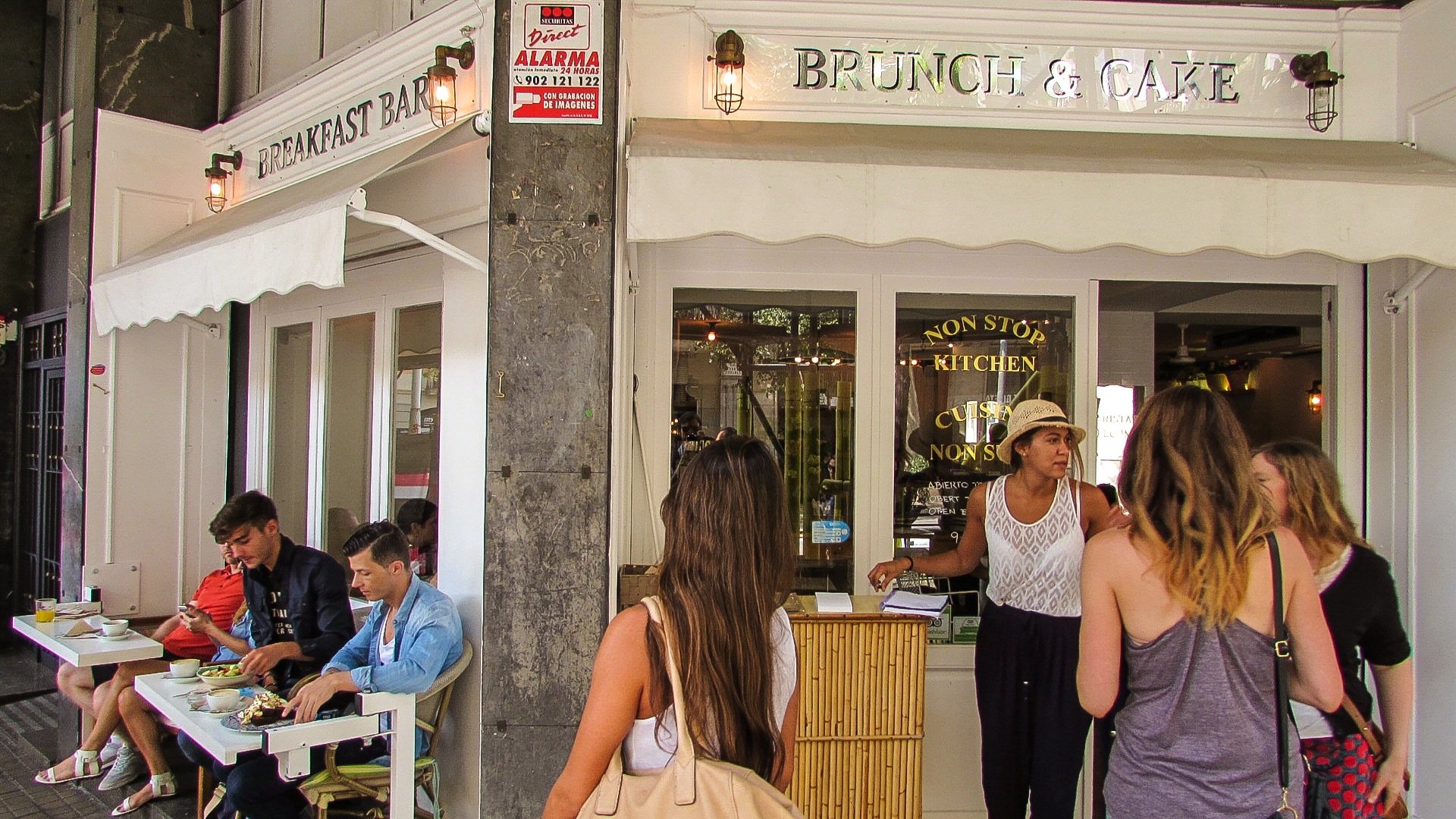 Brunch & Cake, Carrer Enric Granados, 19, 08007 Barcelona, Spain +34 932 00 28 72