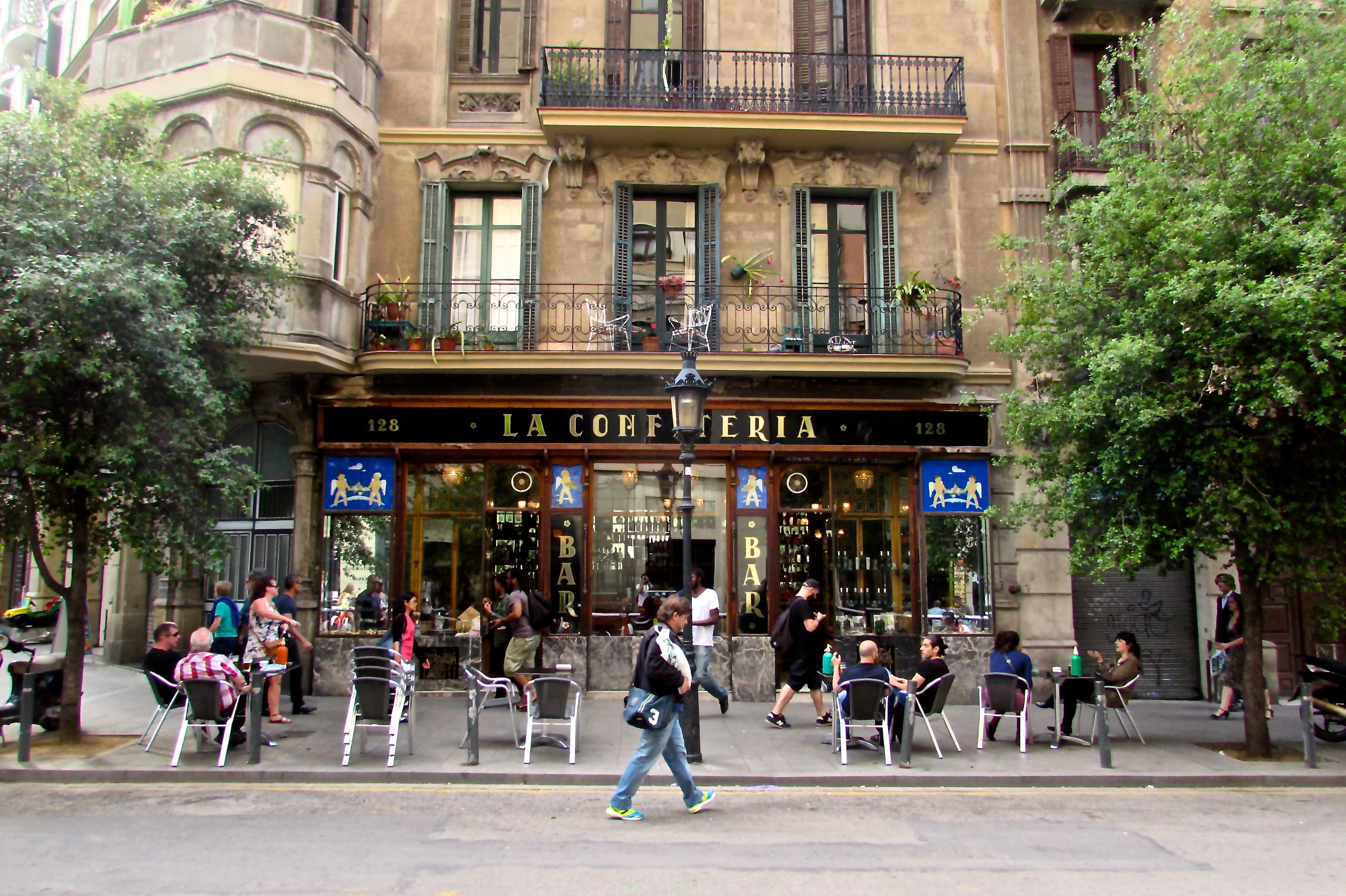 La Confiteria Paralel Barcelona (Vermouth and Gin Tonics in Sant Antoni)