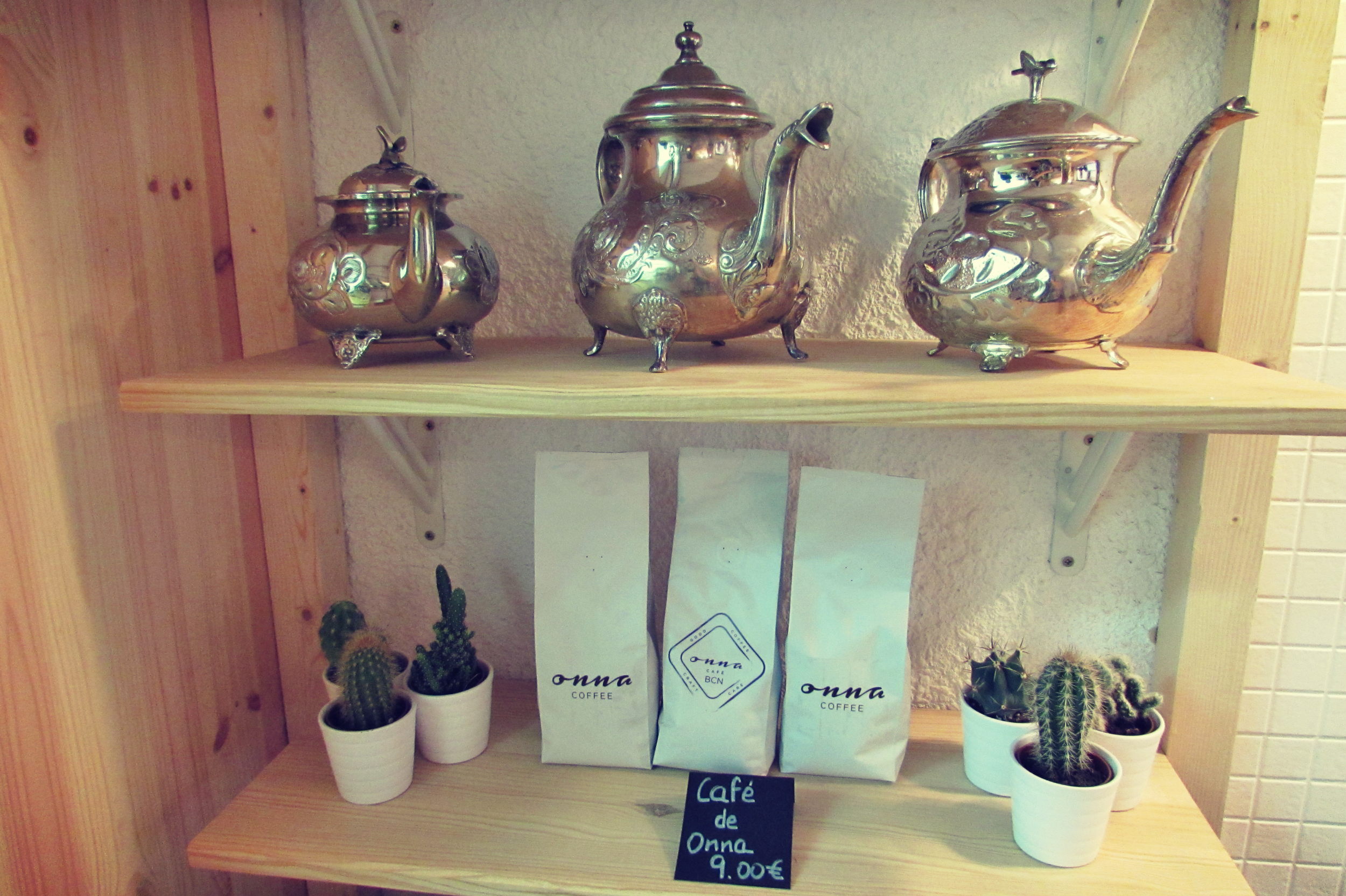 Onna Coffee served Syra Coffee Barcelona