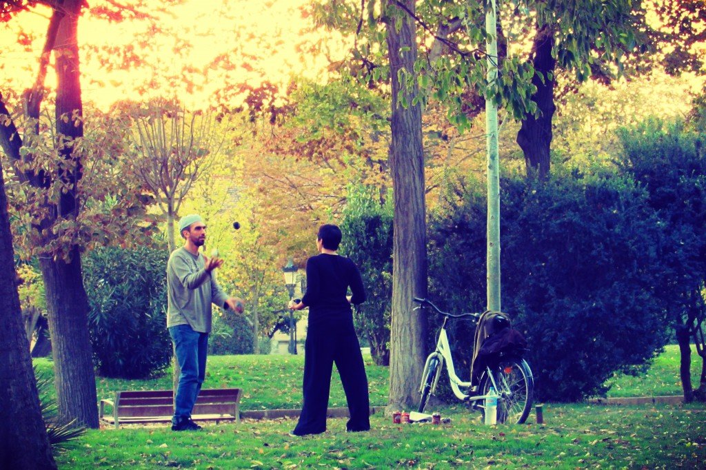JugglersPerformers in Parc de la Ciutadella in Barcelona
