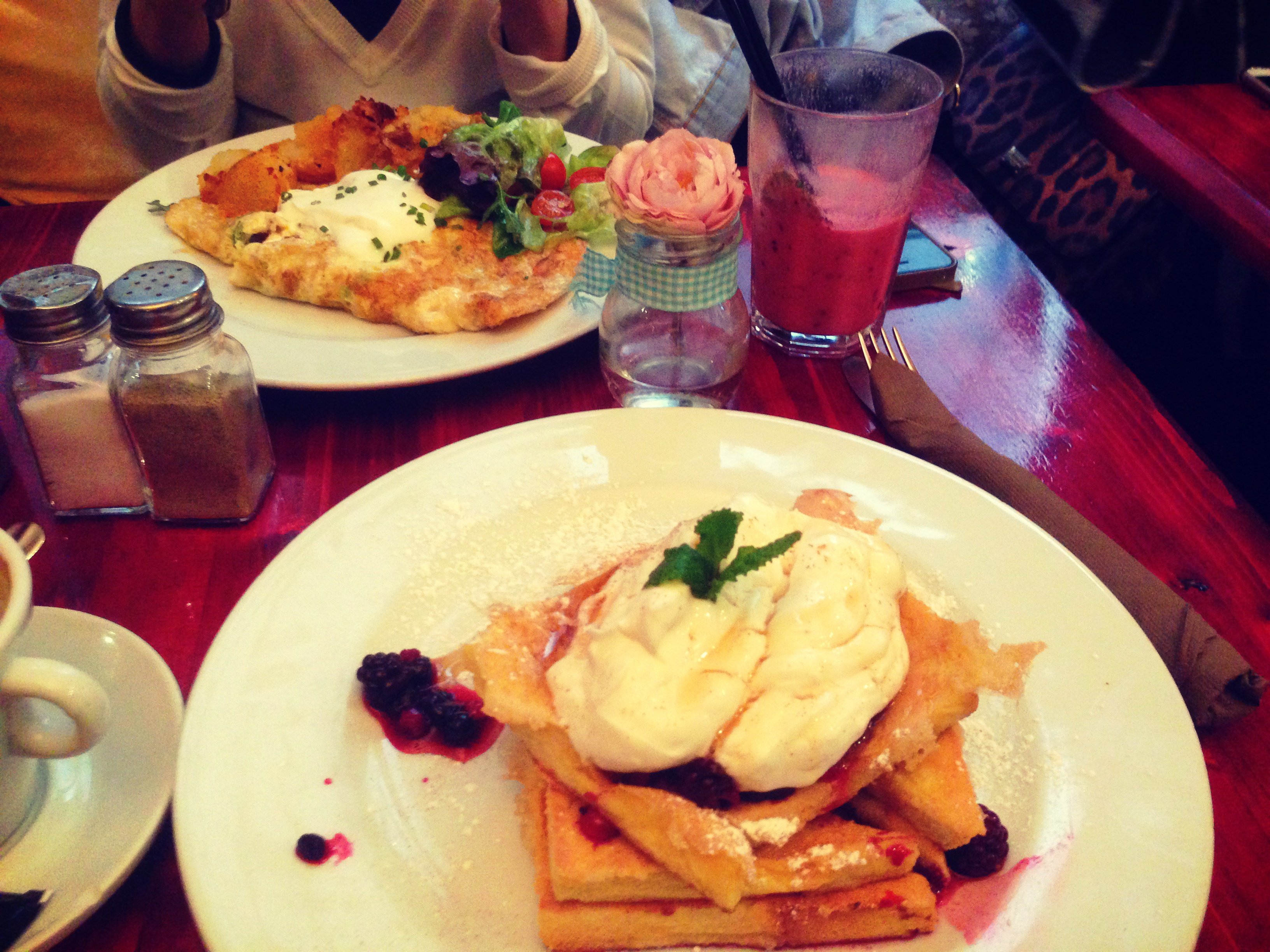 Milk Bar and Bistro Brunch El Gotico Barcelona