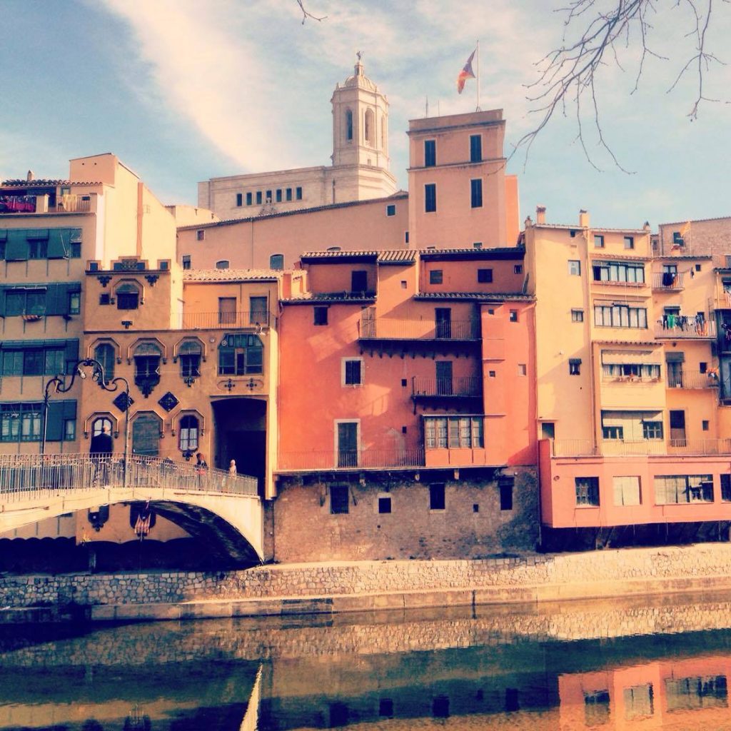 Giron'as iconic terracotta buildings