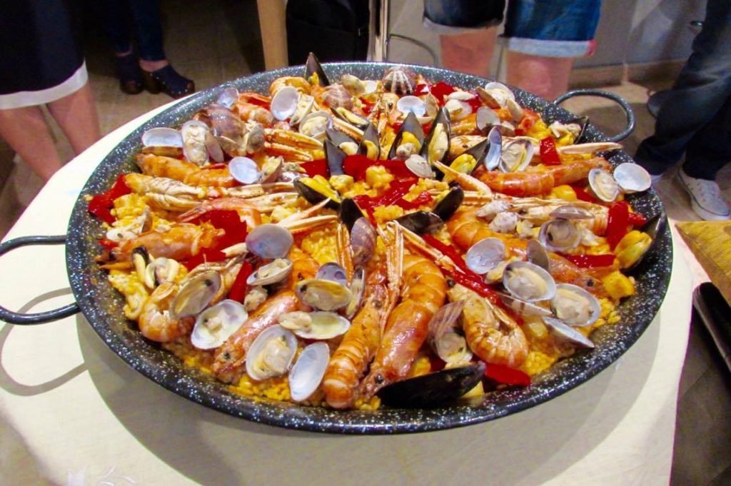 Teresas picture-perfect homemade paella Teresas picture-perfect homemade paella 