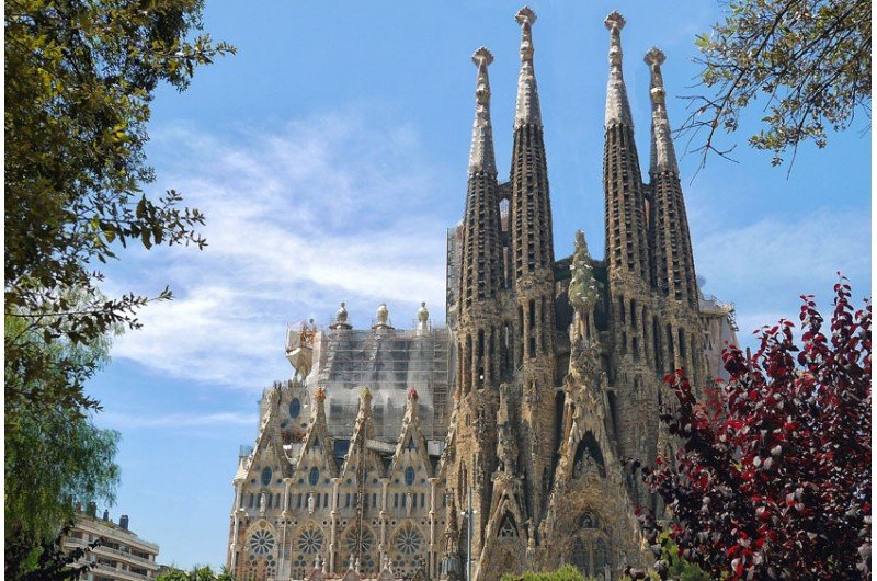 sagrada-familia-with-the-barcelona-city-pass-card