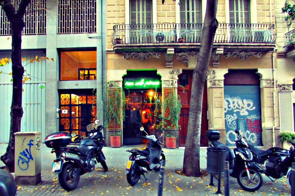 bars-on-carrer-enric-granados-esquerra-de-leixample