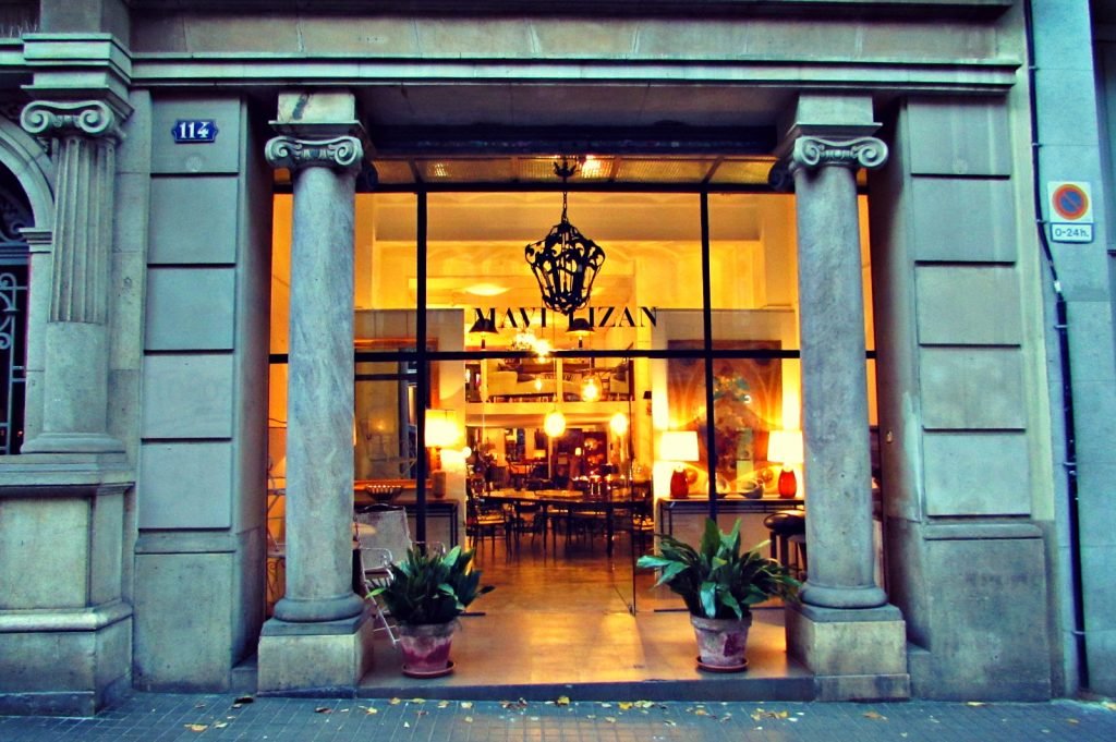 shops-on-carrer-enric-granados-esquerra-de-leixample-barcelona-eixample-left-side