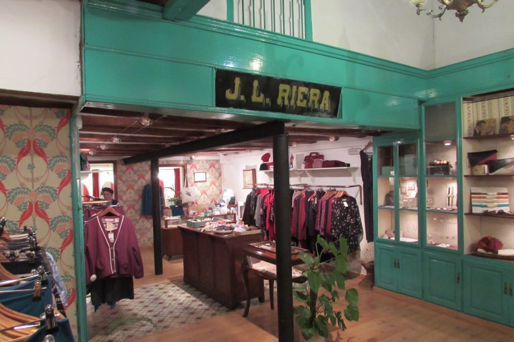 Lady Loquita Vintage Fashion Boutique in Gracia Barcelona
