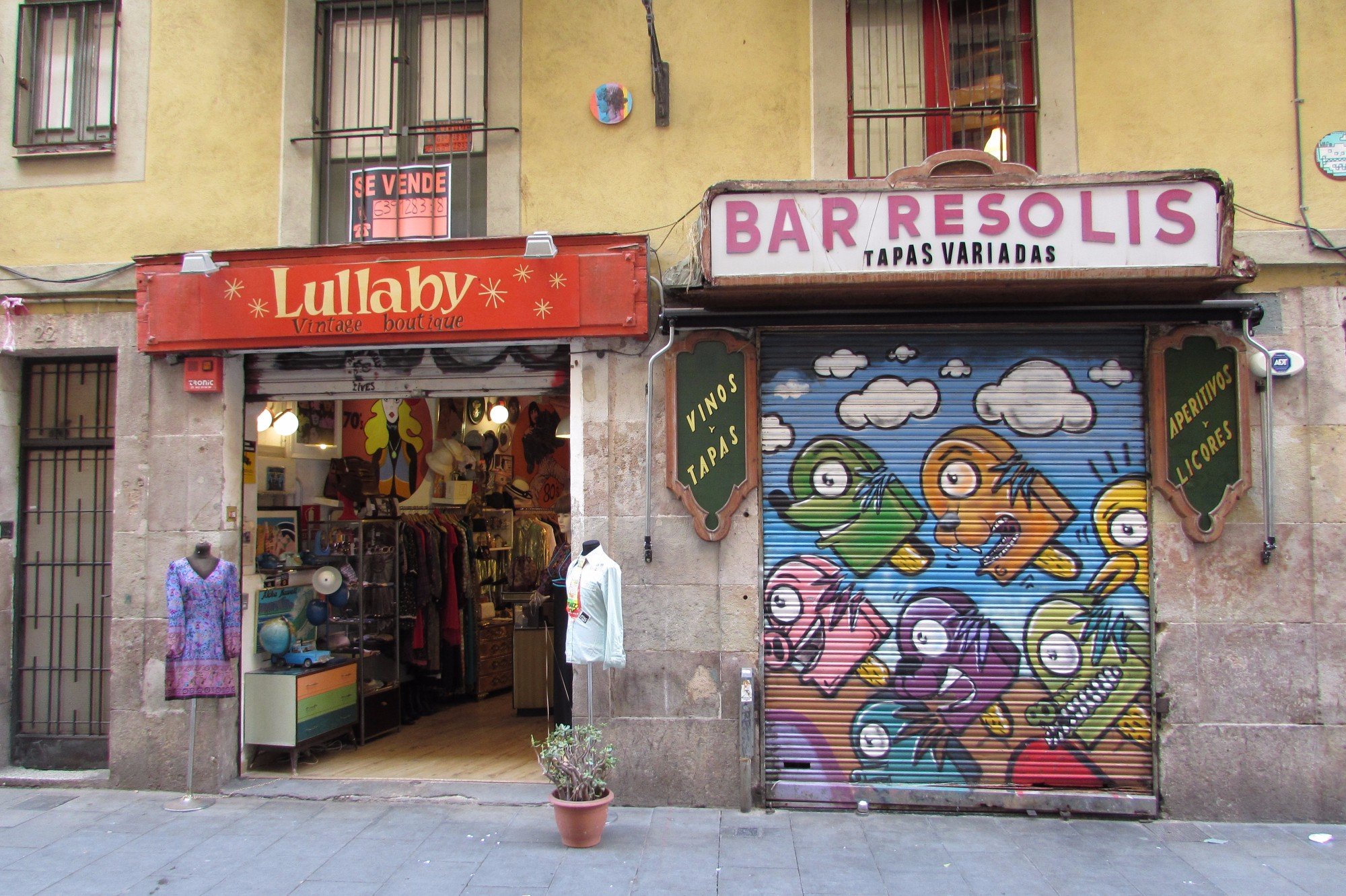 Lullaby Vintage Boutique in Raval Barcelona (1)