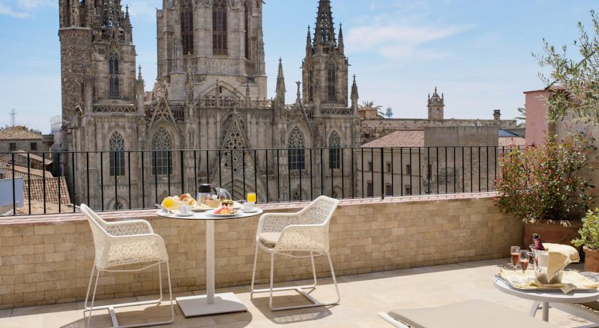 Colon Hotel in Barcelona near the cathedral and Las Ramblas in city centre