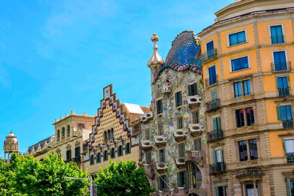 Modernist Architecture Barcelona Wanderbeak Gourmet Gaudi Food and Architecture Tour in Eixample Barcelona
