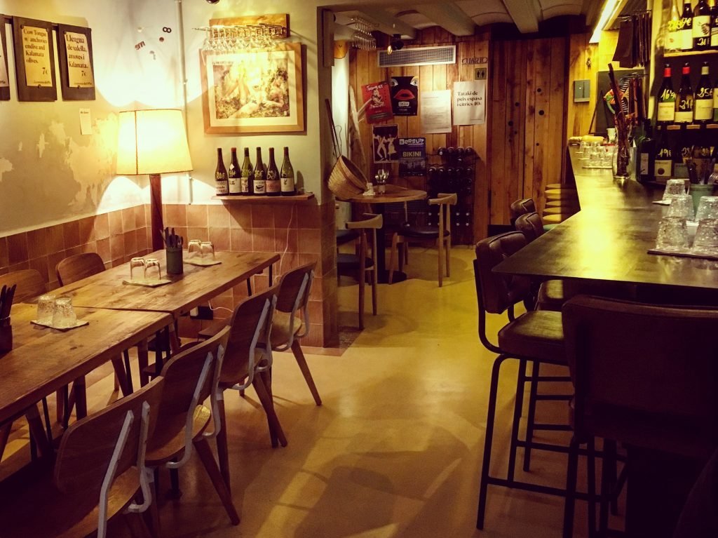 Cometa Pla Barcelona: Creative Tapas & Biodynamic Wines in the Gothic Quarter