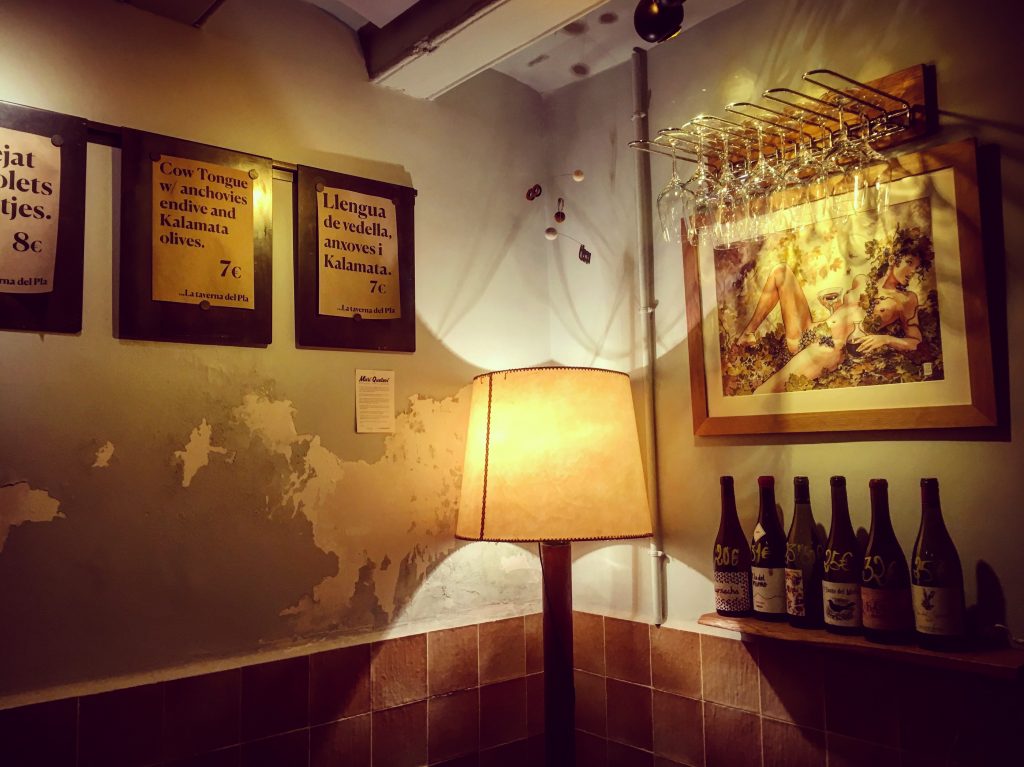 Cometa Pla Barcelona: Creative Tapas & Biodynamic Wines in the Gothic Quarter