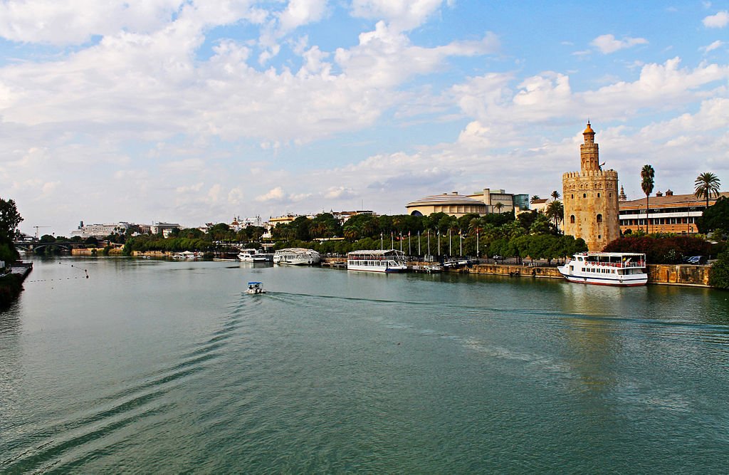 Torre_del_Oro_and_River_Guadalquivir_in_Seville