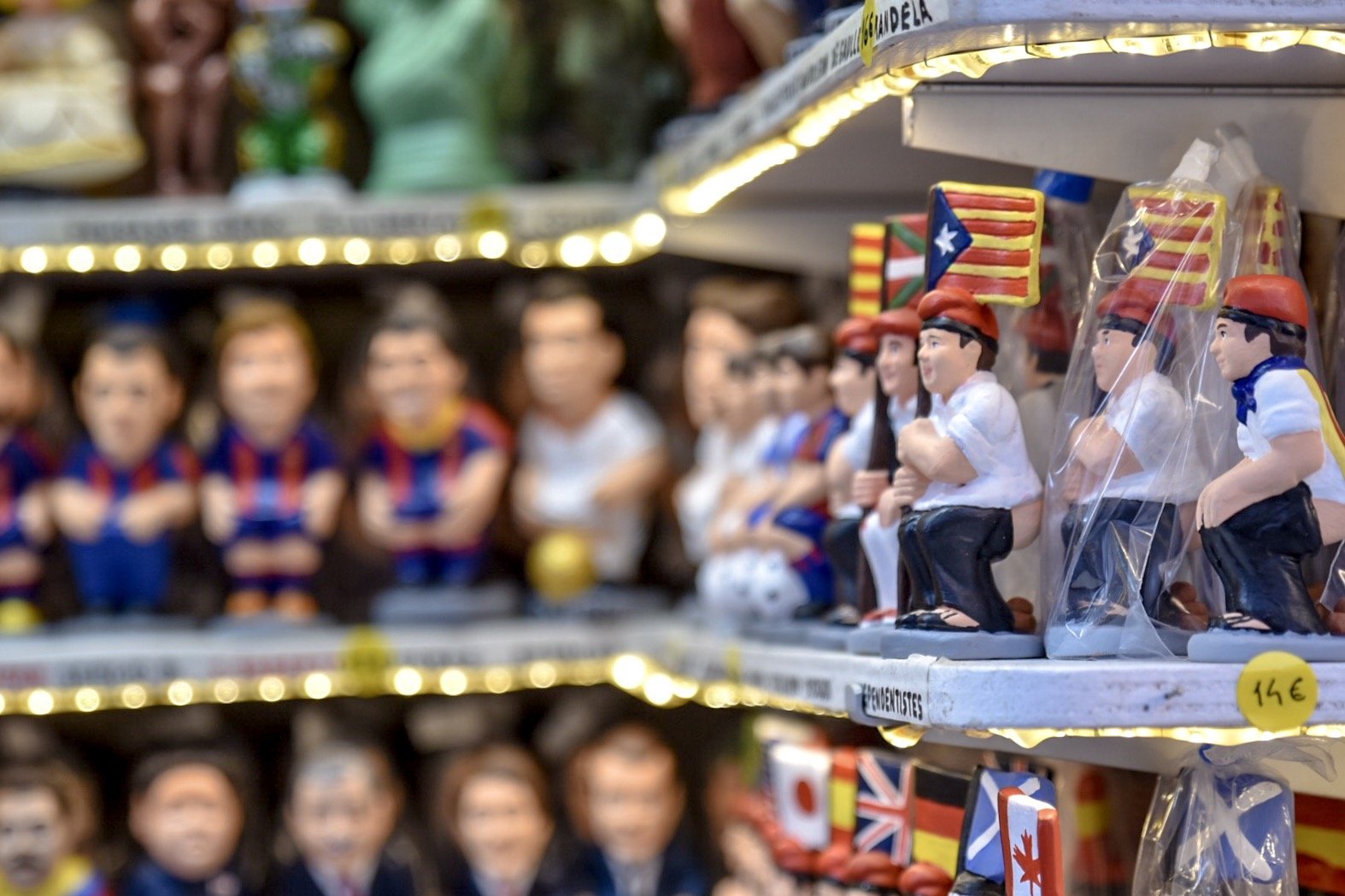 El Caganer - Catalan Christmas shitting figurine 