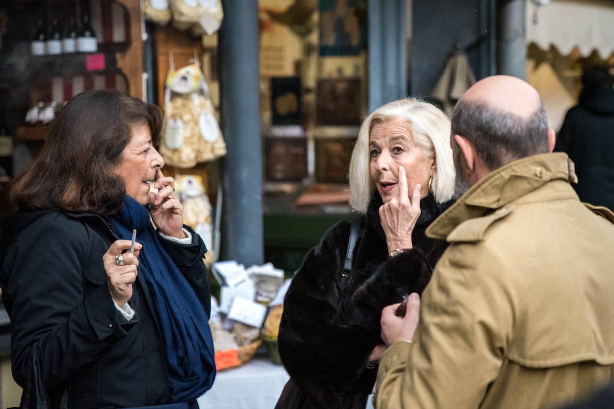 Market moments on Eating Italy's 'Trastevere for Foodies' food tour - by Ben Holbrook from DriftwoodJournals.com