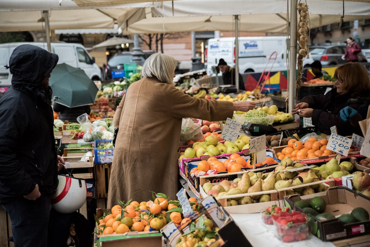 Market moments on Eating Italy's 'Trastevere for Foodies' food tour.