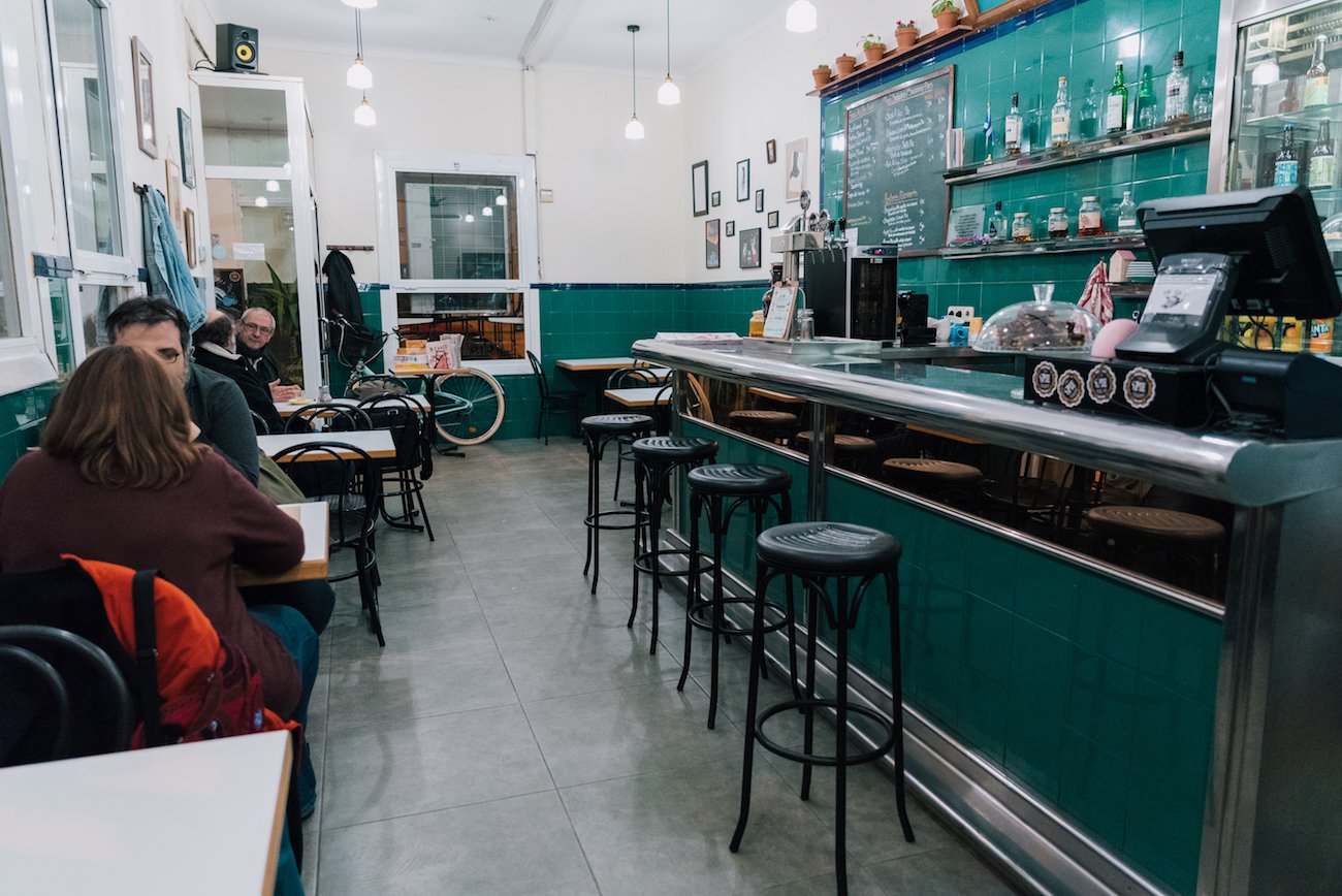 Bar de toda la vida ~ The Pie Shoppe, Gracia, Barcelona Bar de toda la vida ~ The Pie Shoppe, Gracia, Barcelona