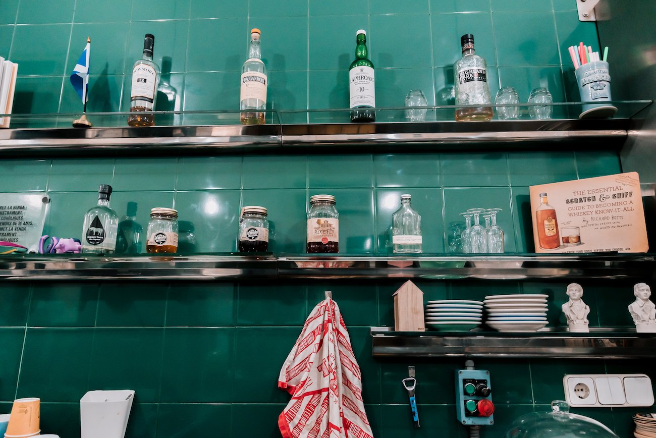 Where to drink moonshine in Gracia, Barcelona - The Pie Shoppe. Where to drink moonshine in Gracia, Barcelona - The Pie Shoppe.