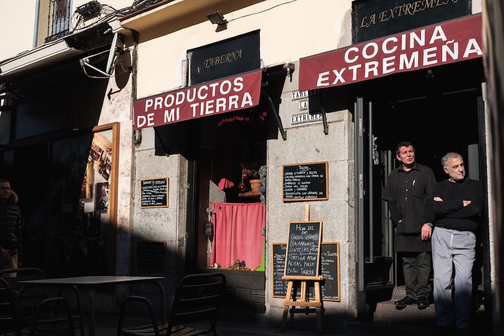 La Latina, Madrid Street Photography Essay - by Ben Holbrook DriftwoodJournals.com-9198