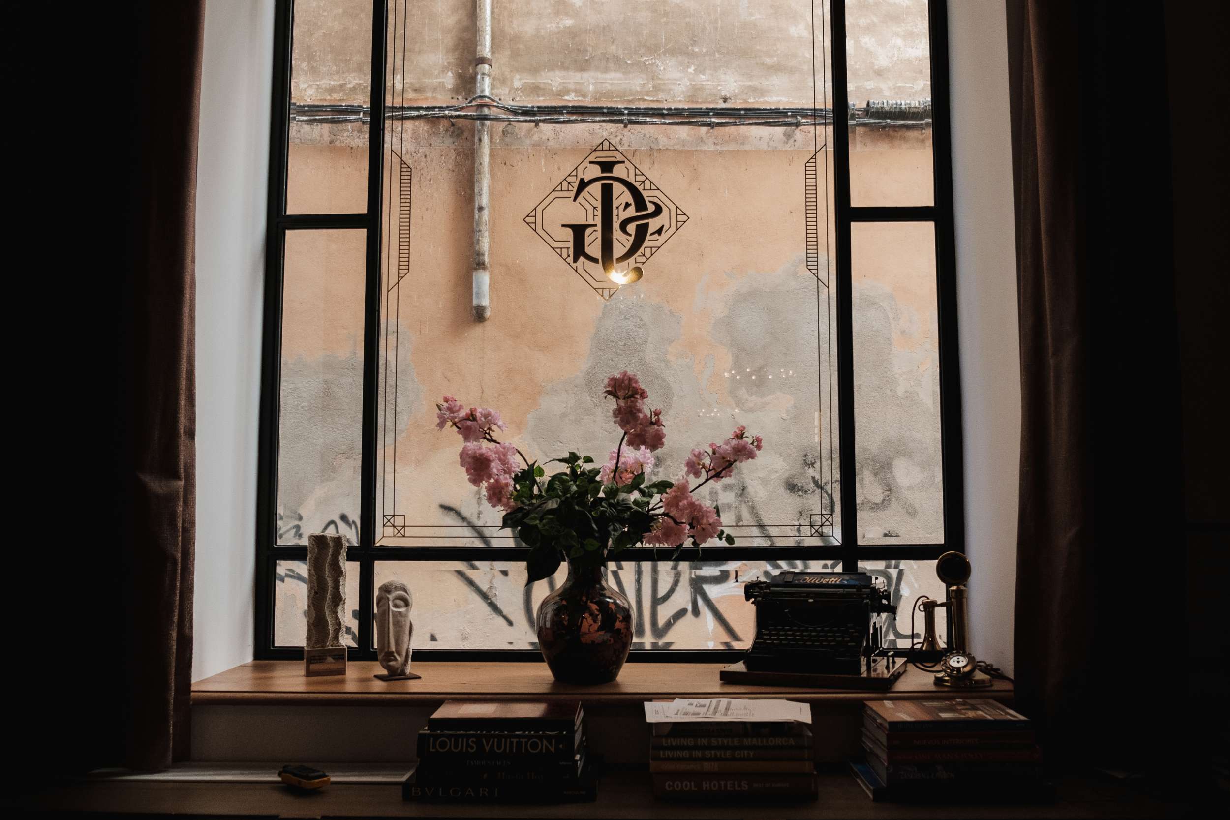Gloria de Sant Jaume boutique hotel in Palma Mallorca Old Town - by Ben Holbrook from Driftwoodjournals.com