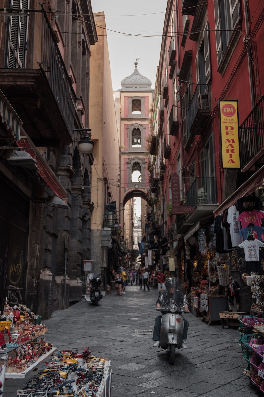 Christmas Alley, Naples, Italy Tavel Photography By Ben Holbrook from DriftwoodJournals.com-5024