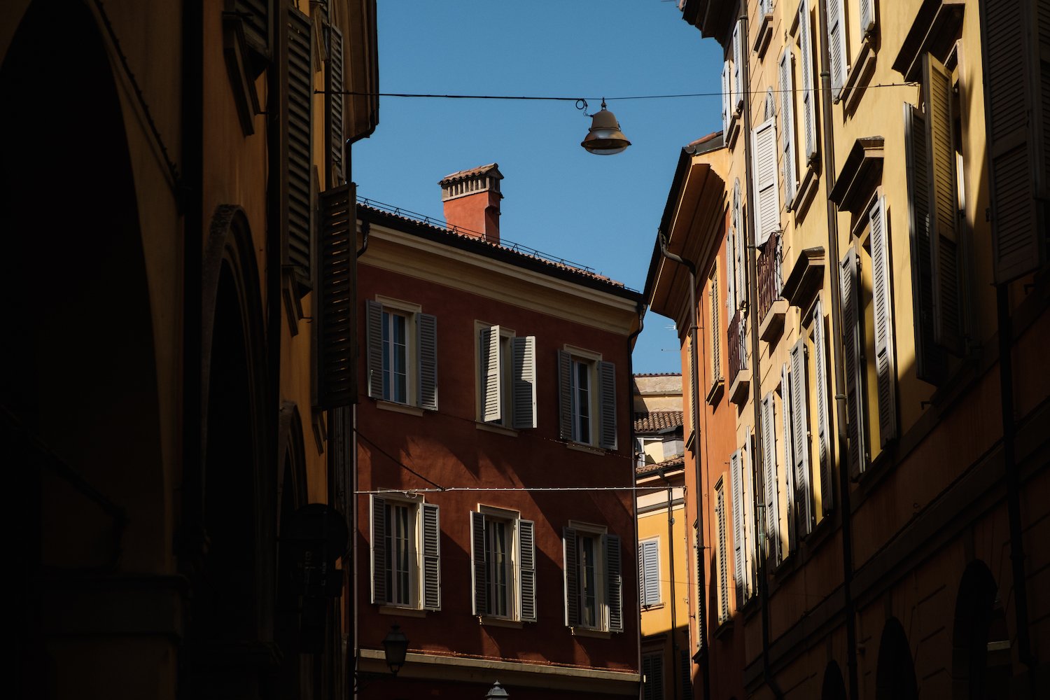 One Day in Modena - Travel and Street Photography by Ben Holbrook from DriftwoodJournals.com-5607