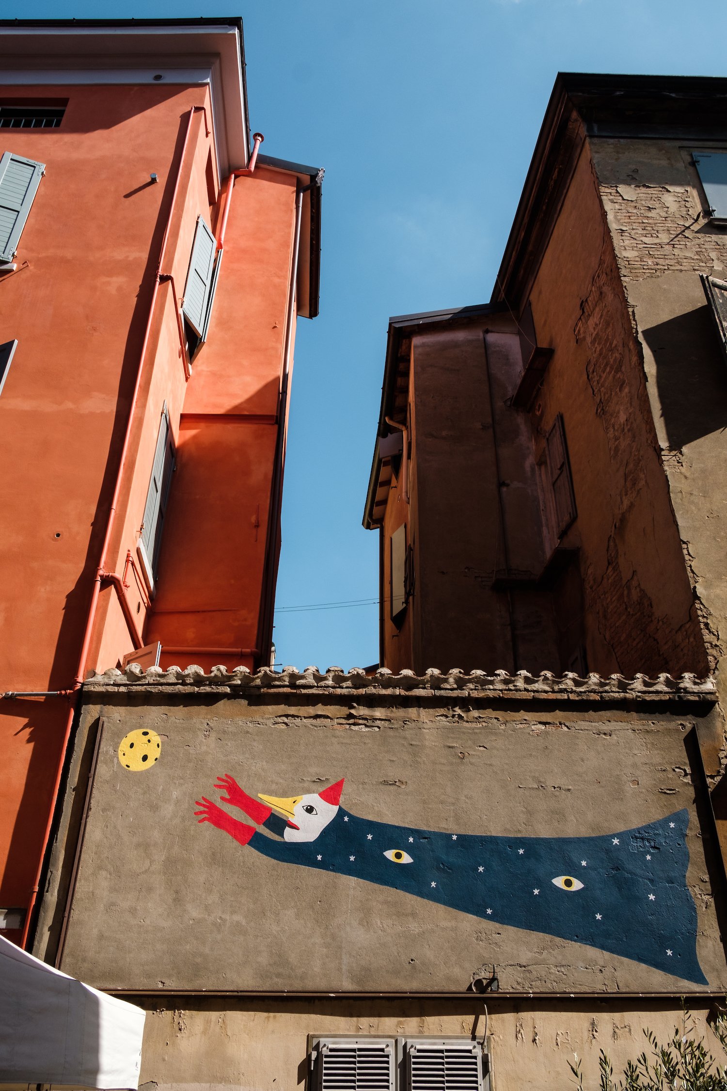 Pastel colours of Modena - Travel and Street Photography by Ben Holbrook from DriftwoodJournals.com-5493
