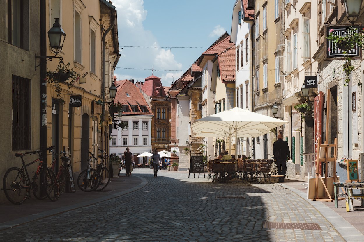 But although it may be tempting to while away your days ambling from cafe to cafe, there’s plenty to keep you entertained for at least 5 days or a week. So here it is, your convivial guide to the best things to do in Ljubljana!