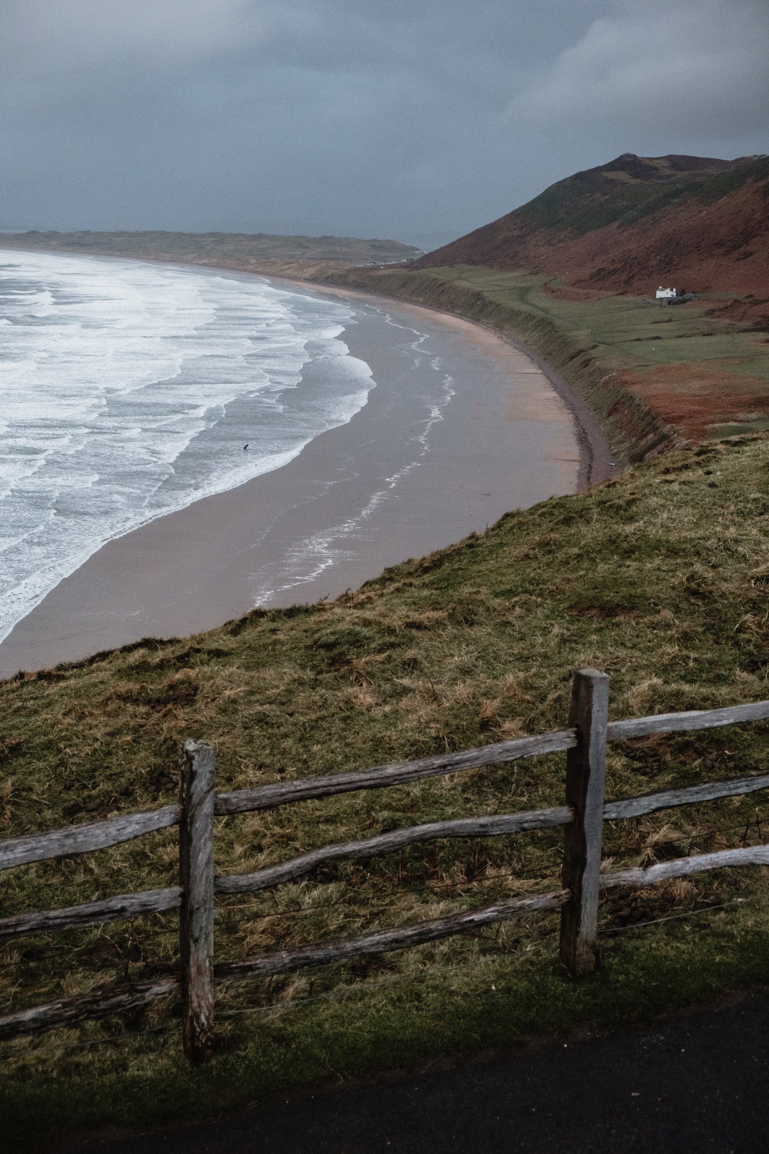 Rhossili Bay (Gower Peninsula, South Wales). Rhossili Bay (Gower Peninsula, South Wales).