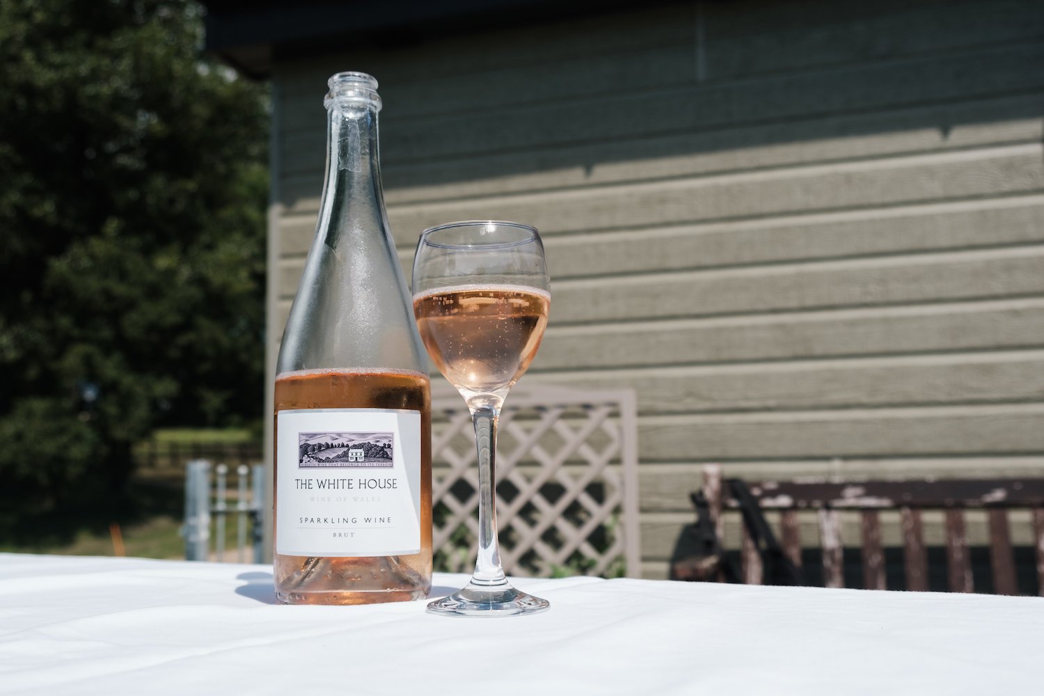 The White House Blush Sparkling by Jabajak Vineyard, 2014
