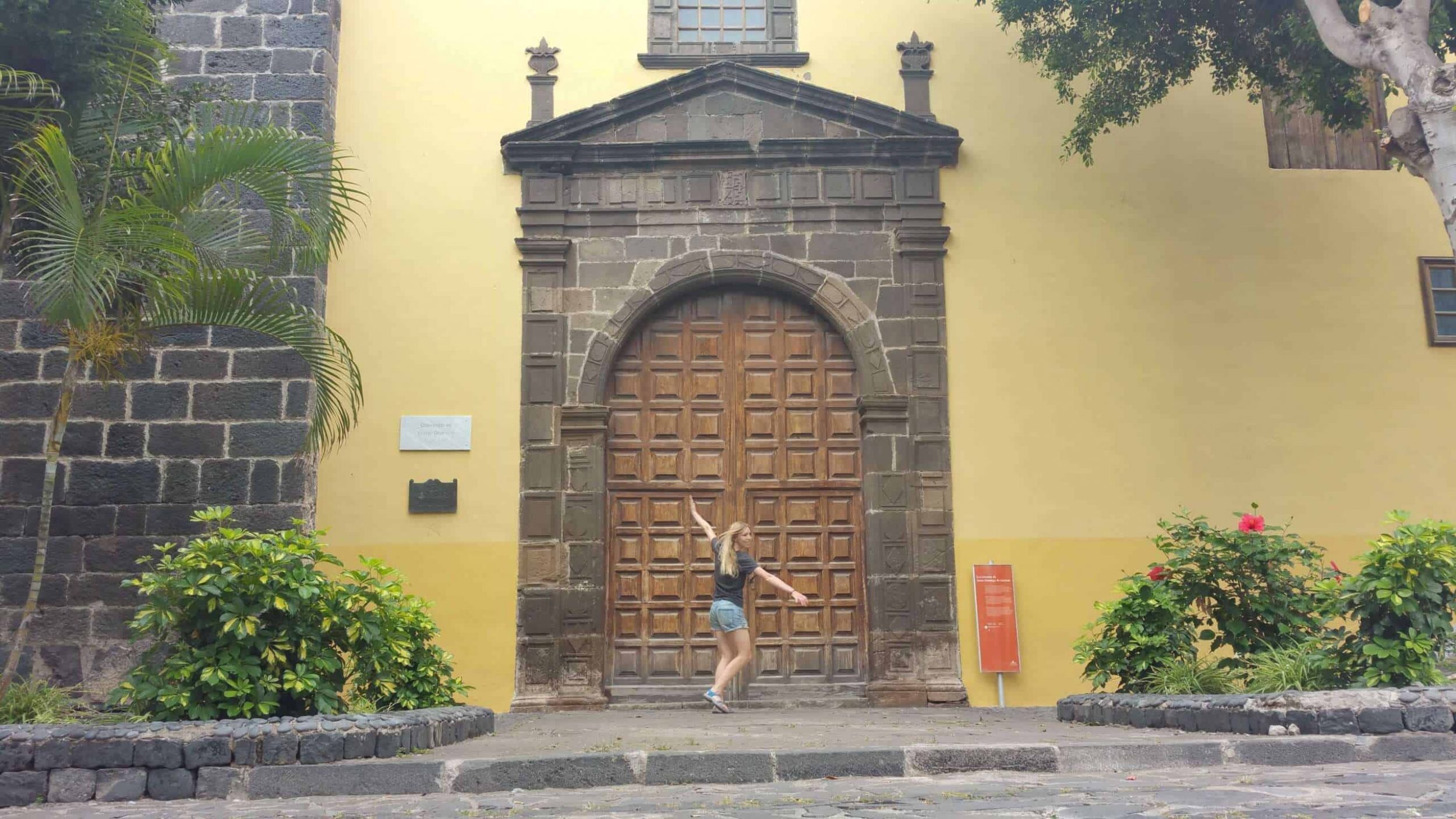 icod-de-los-vinos-garachico-tenerife-teneriffa-canary-islands-canarias-arquitectura-architecture-comer-visit-restaurant-food-canarian-drago-tree-arbol-visitar-turismo-tourism-scaled