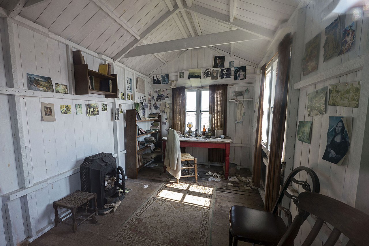 Dylan Thomas Writing Shed