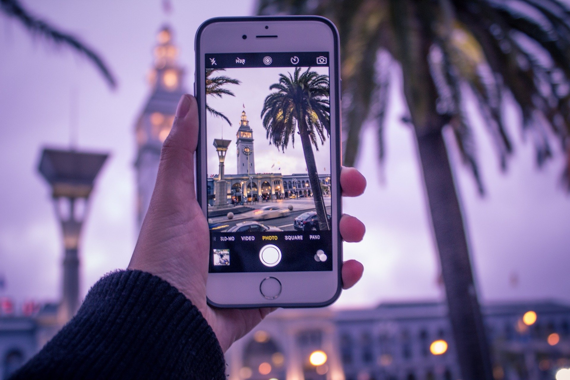 Essential Travel Tech to Complete Any Trip