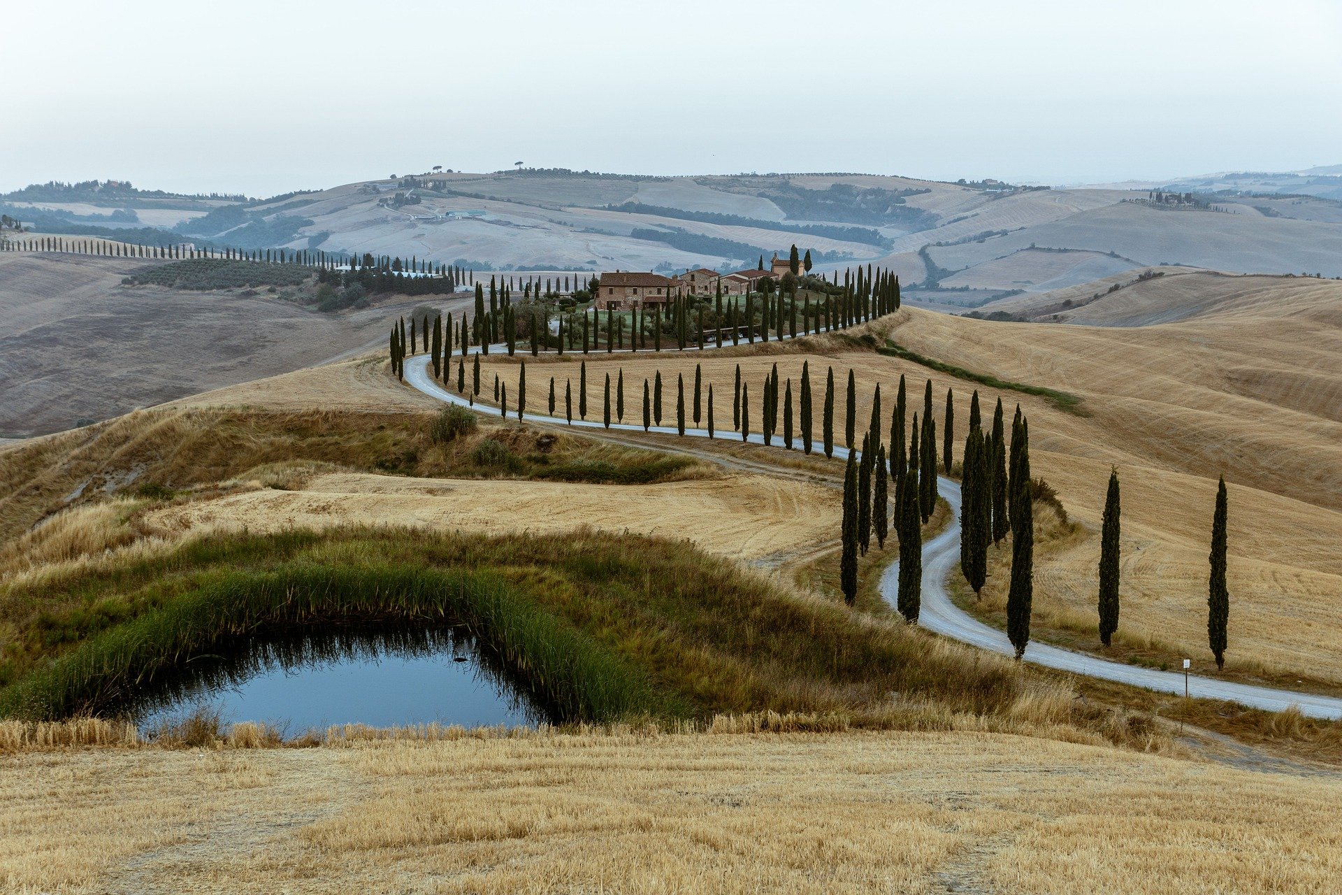 A Taste of Tuscany: Wine Tasting and Romantic Vineyard Retreats