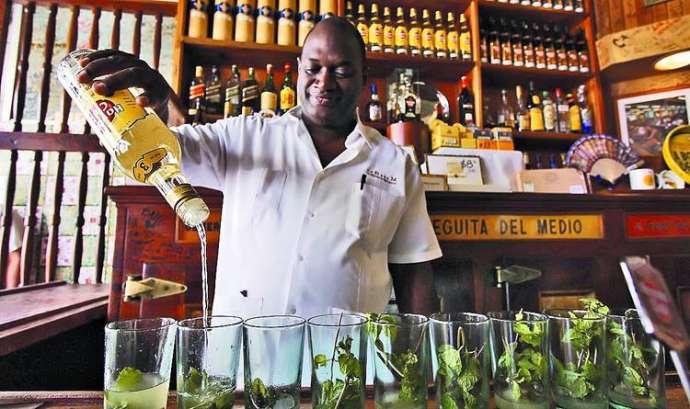 La Bodeguita del Medio Cuba - Hemingway's favourite bar
