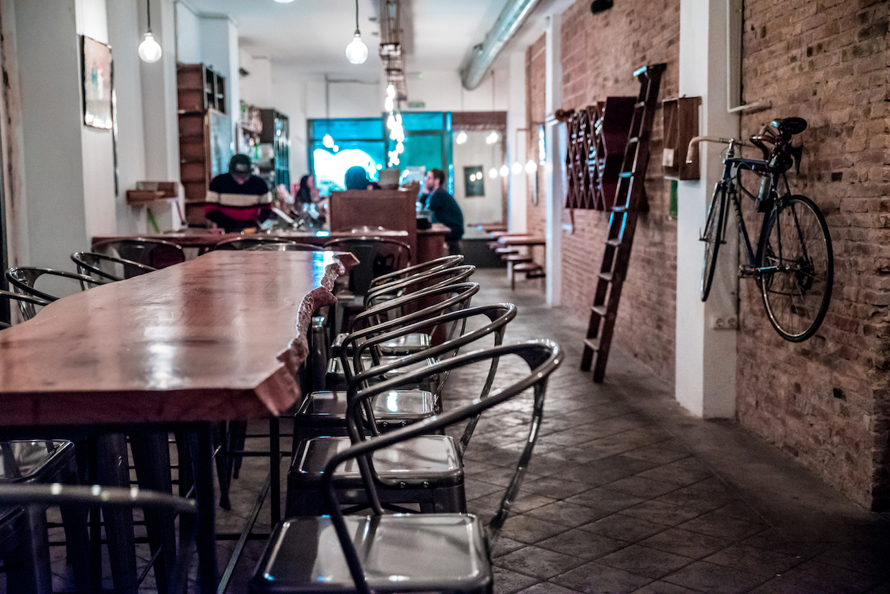 La Bombilla Cocktail Bar, Sant Antoni, Barcelona – Carrer de Manso, 13, 08015 - by Ben Holbrook