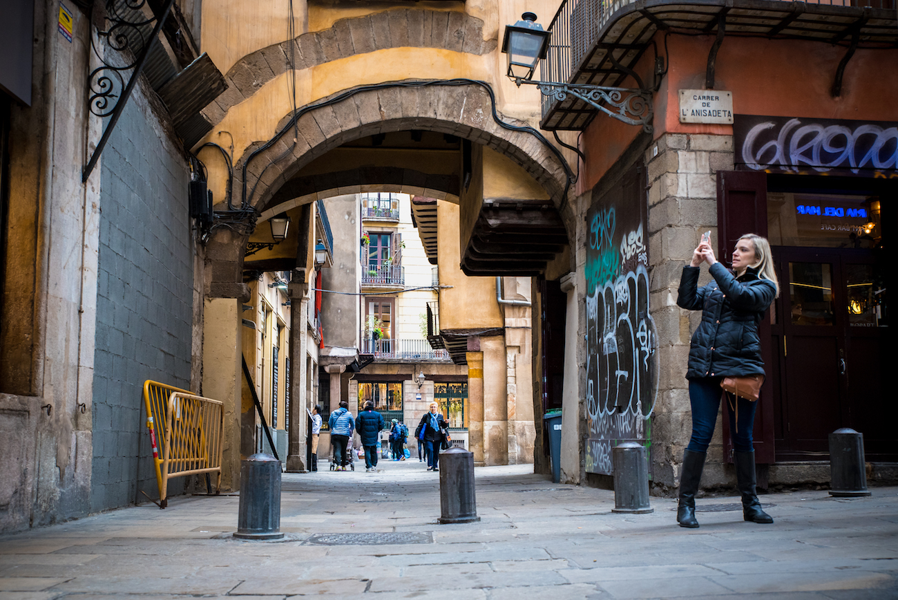 'Born to Eat' Walking Food Tour in Barcelona with Wanderbeak Tours