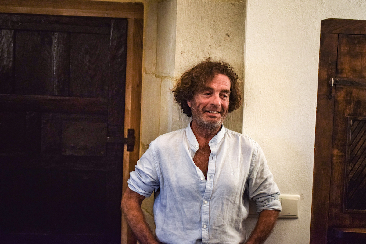 Manuel explaining how he (drunkenly) came to be the proud owner of Palacio de la Peña. Manuel explaining how he (drunkenly) came to be the proud owner of Palacio de la Peña.