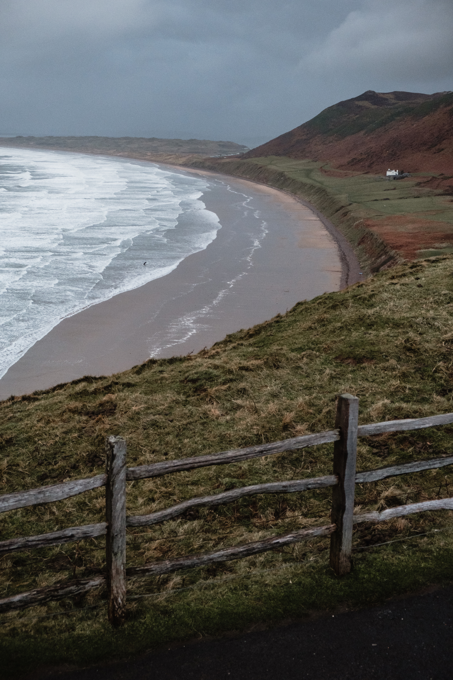 Rhossili Bay (Gower Peninsula, South Wales). Rhossili Bay (Gower Peninsula, South Wales).